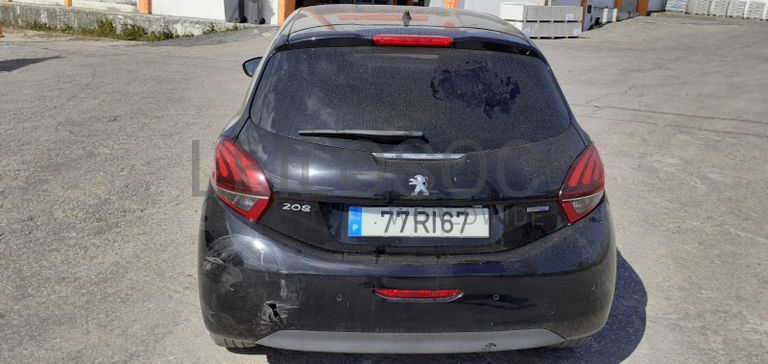Peugeot 208 1.6 HDI · Ano 2016