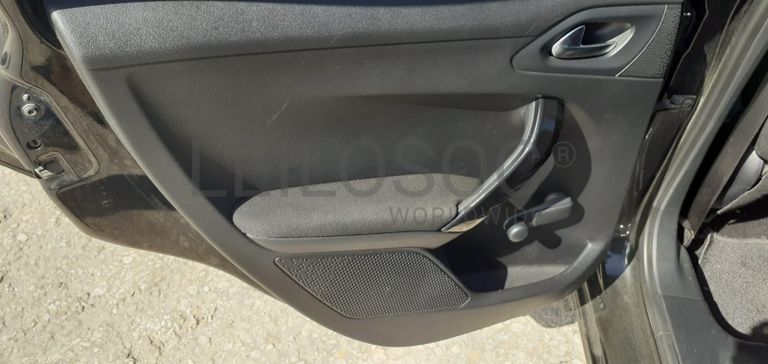 Peugeot 208 1.6 HDI · Ano 2016