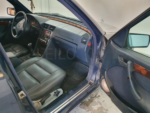 Mercedes-Benz C220 CDI · Ano 1998