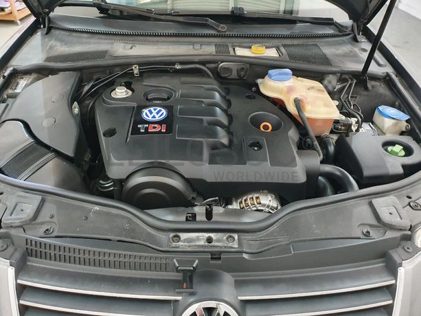 Volkswagen Passat 1.9 TDI · Ano 2001