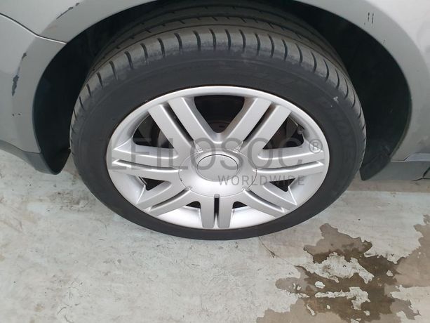 Volkswagen Passat 1.9 TDI · Ano 2001