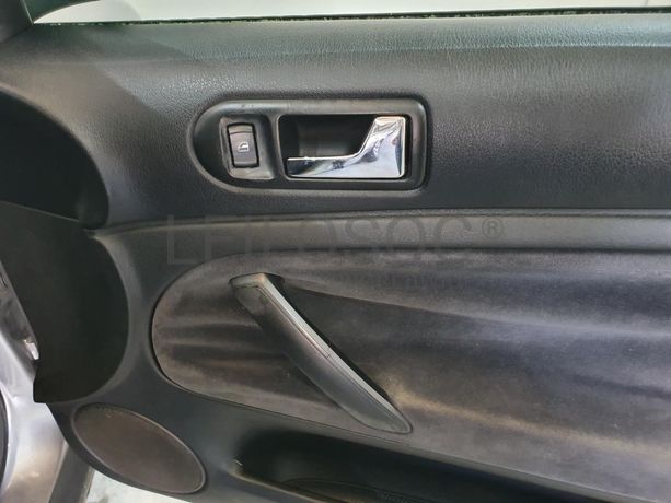 Volkswagen Passat 1.9 TDI · Ano 2001