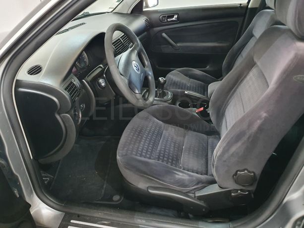 Volkswagen Passat 1.9 TDI · Ano 2001
