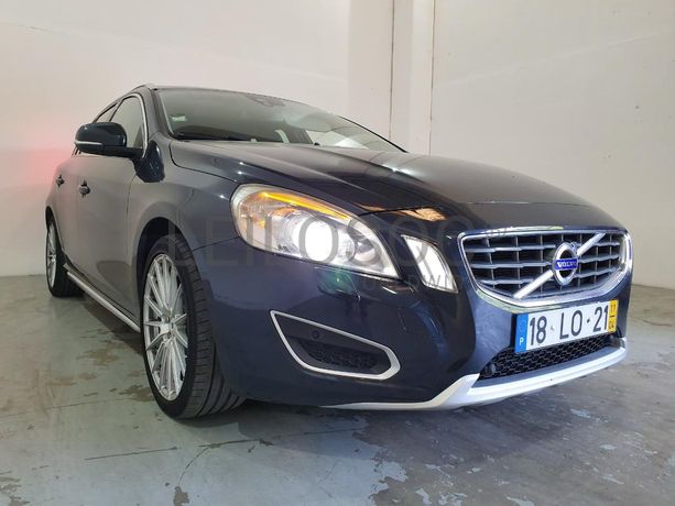 Volvo V60 2.0 · Ano 2011
