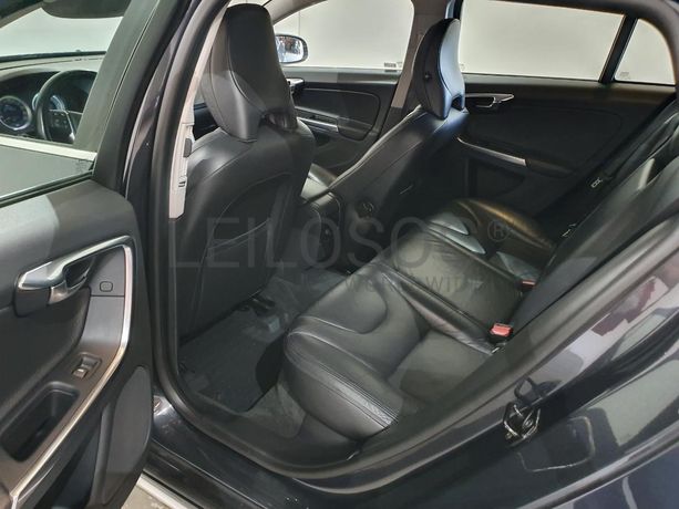 Volvo V60 2.0 · Ano 2011