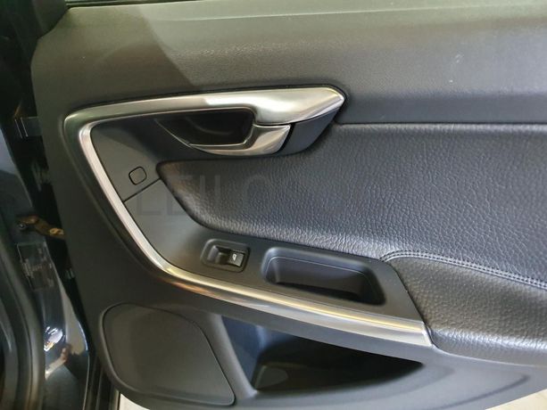 Volvo V60 2.0 · Ano 2011