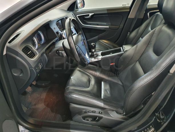Volvo V60 2.0 · Ano 2011