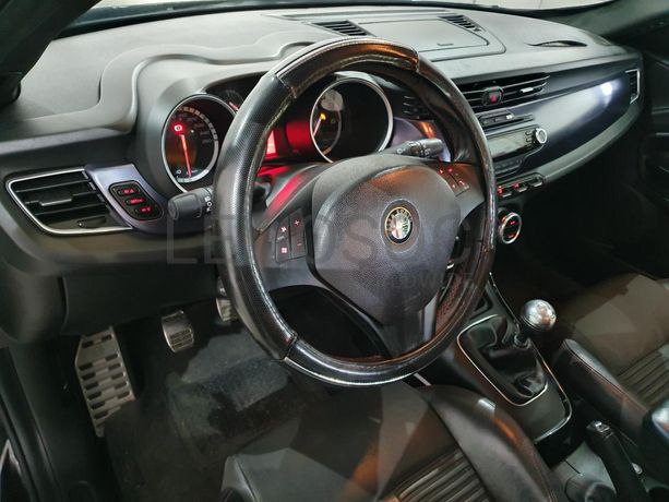 Alfa Romeo 1.6 JTD · Ano 2012