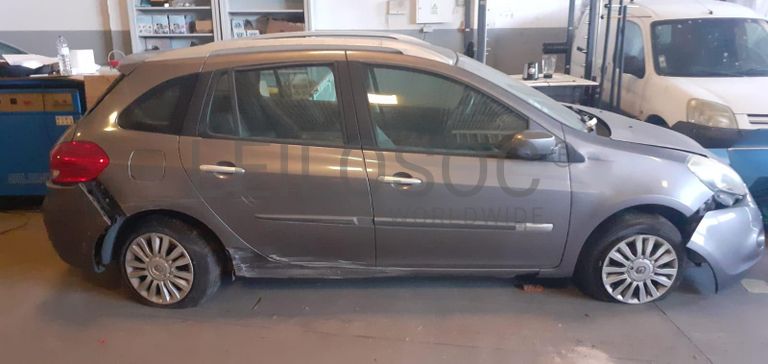 Renault Clio III Grandtour 1.5 DCI · Ano 2012