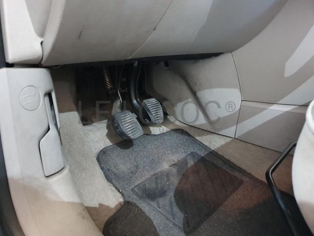 Peugeot 207 1.4 HDI · Ano 2006