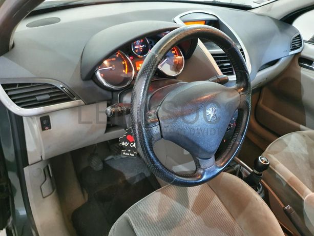 Peugeot 207 1.4 HDI · Ano 2006