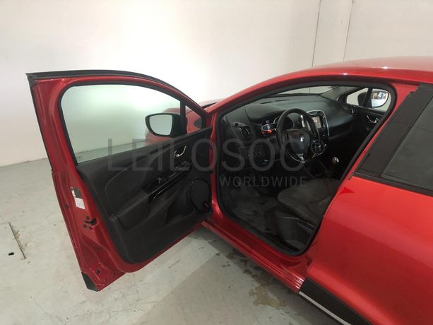 Renault Clio 1.5 DCI · Ano 2013