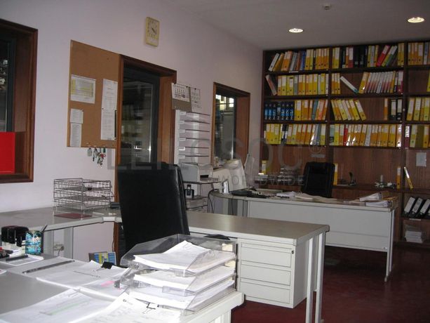 Armazém Industrial (3 Pisos) c/ logradouro· Santa Maria da Feira