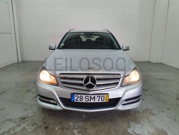 Mercedes-Benz C220 CDI · Ano 2011