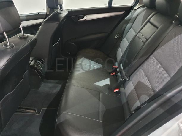 Mercedes-Benz C220 CDI · Ano 2011