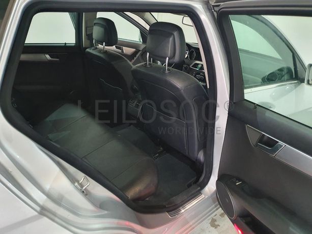 Mercedes-Benz C220 CDI · Ano 2011