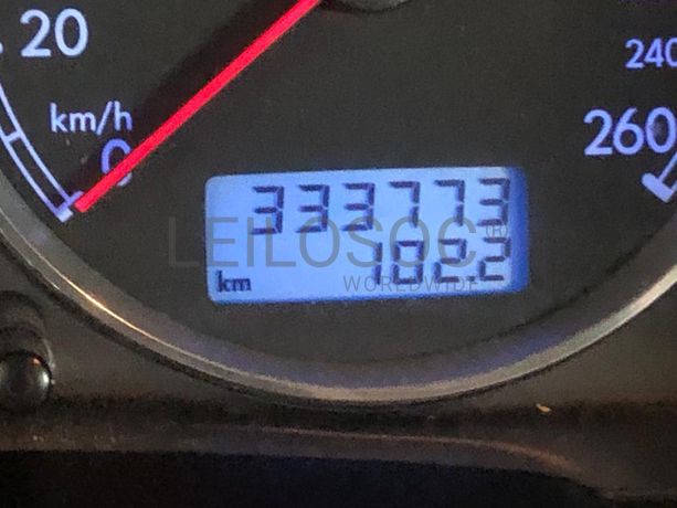 Volkswagen Passat TDI · Ano 2002