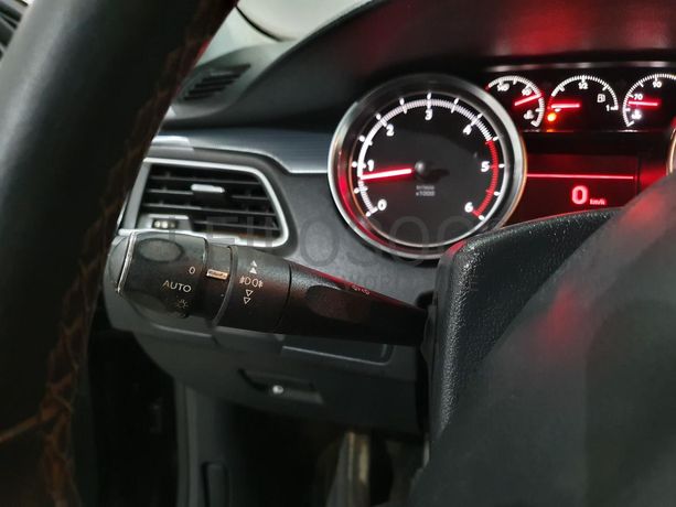 Peugeot 508 SW 1.6 HDI · Ano 2013