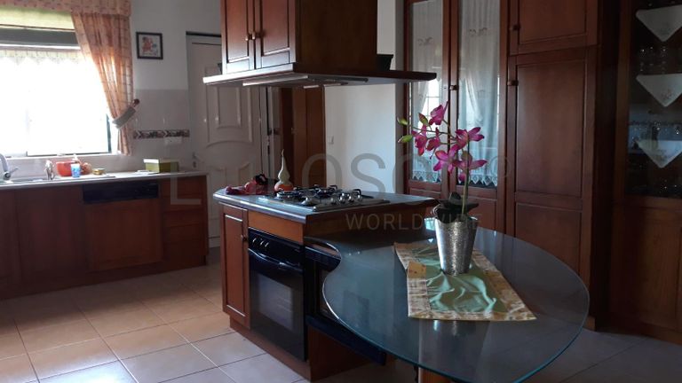 Moradia V3 c/ logradouro · Marinha Grande