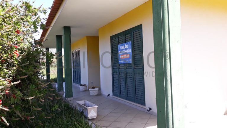 Moradia V3 c/ logradouro · Marinha Grande