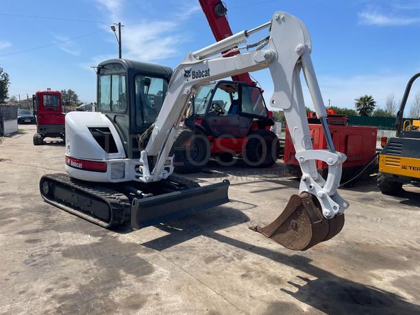 Mini Giratória Bobcat 430