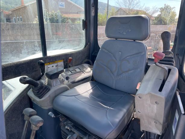 Mini Giratória Bobcat 430