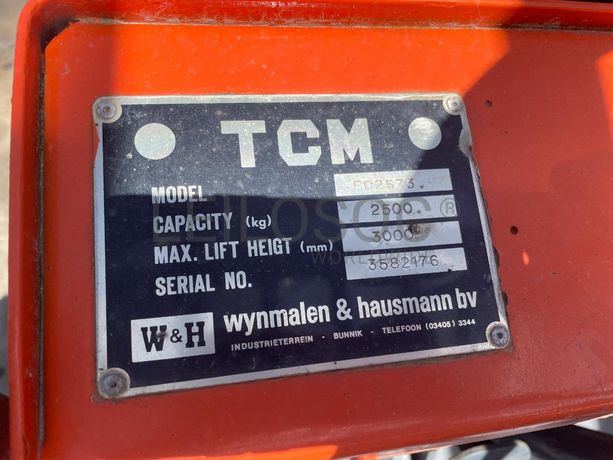 Empilhador TCM 2500Kg