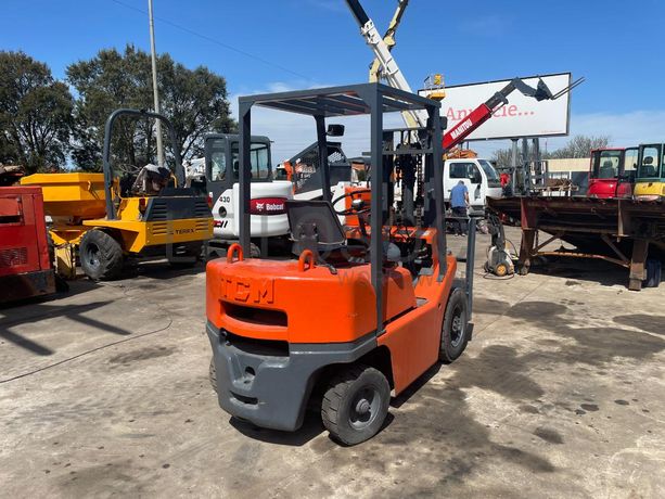 Empilhador TCM 2500Kg