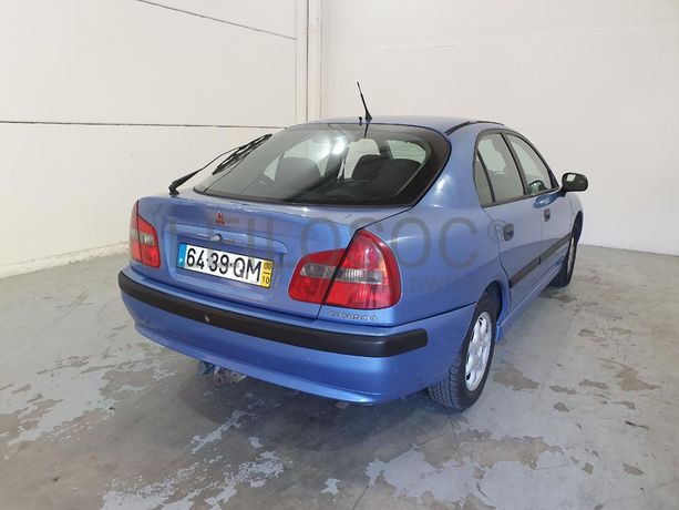 Mitsubishi Carisma 1.6 · Ano 2000