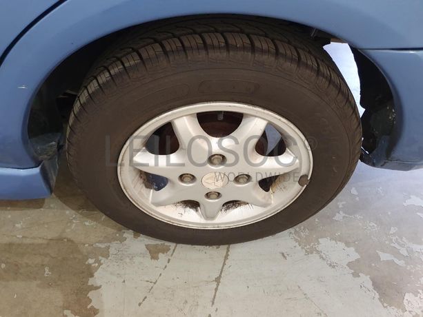 Mitsubishi Carisma 1.6 · Ano 2000