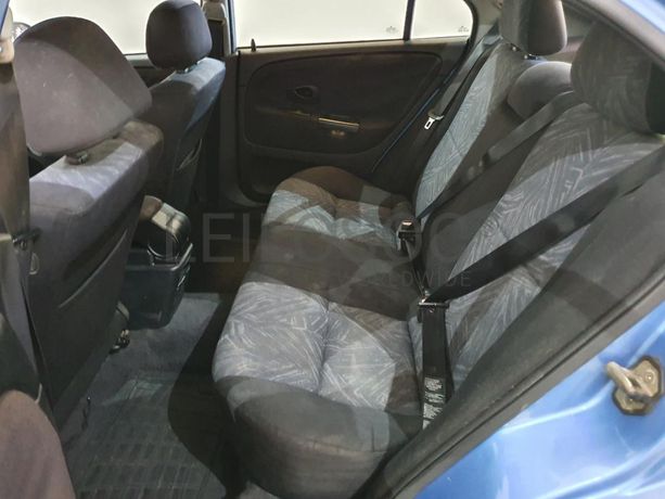 Mitsubishi Carisma 1.6 · Ano 2000