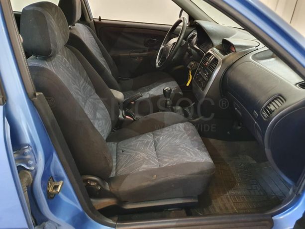 Mitsubishi Carisma 1.6 · Ano 2000