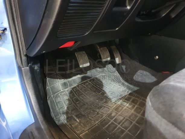 Mitsubishi Carisma 1.6 · Ano 2000