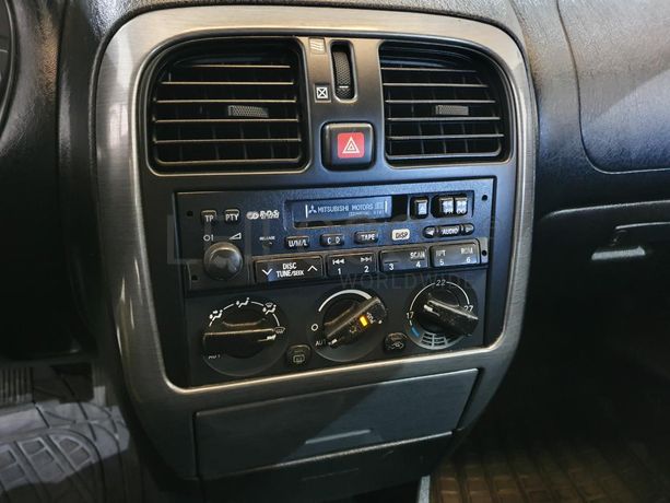 Mitsubishi Carisma 1.6 · Ano 2000