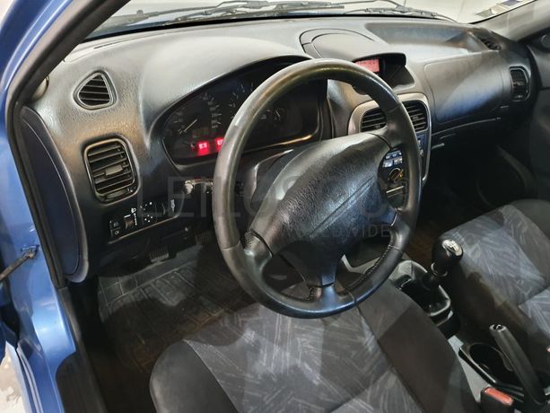 Mitsubishi Carisma 1.6 · Ano 2000