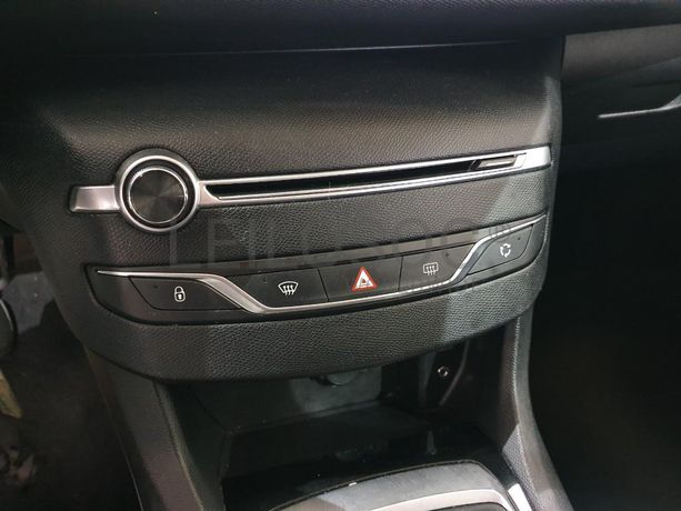 Peugeot 308 SW 1.6 HDI · Ano 2014