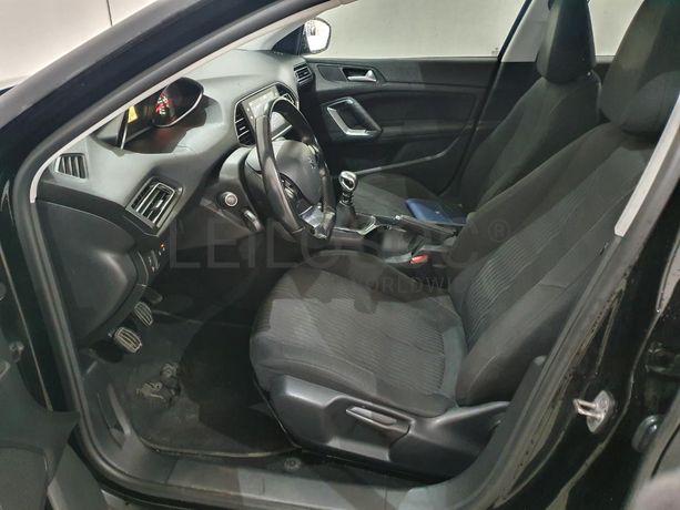 Peugeot 308 SW 1.6 HDI · Ano 2014