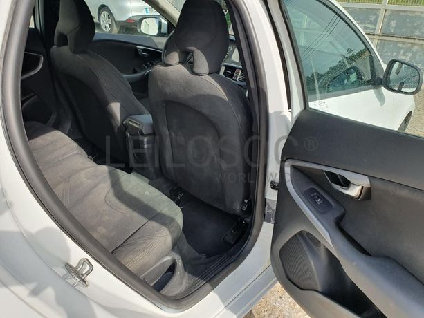 Volvo V40 1.6 D2 · Ano 2014