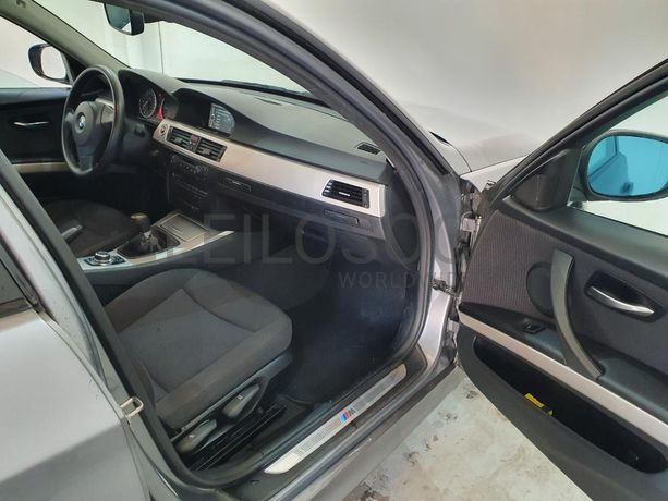 BMW 318D · Ano 2010