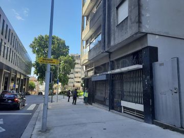 Edifício de 6 Pisos  · Porto